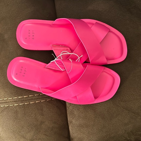 Perfect Pink Vacation Sandals - Picture 2 of 3